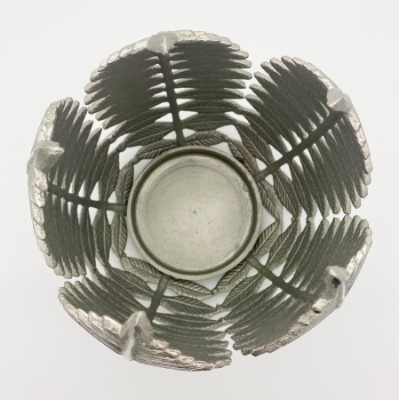 '"Moderner Kerzenhalter ''Blätter'' 23 cm x 18 cm Alu Silber Kerzen bis D: 10,5 cm"'